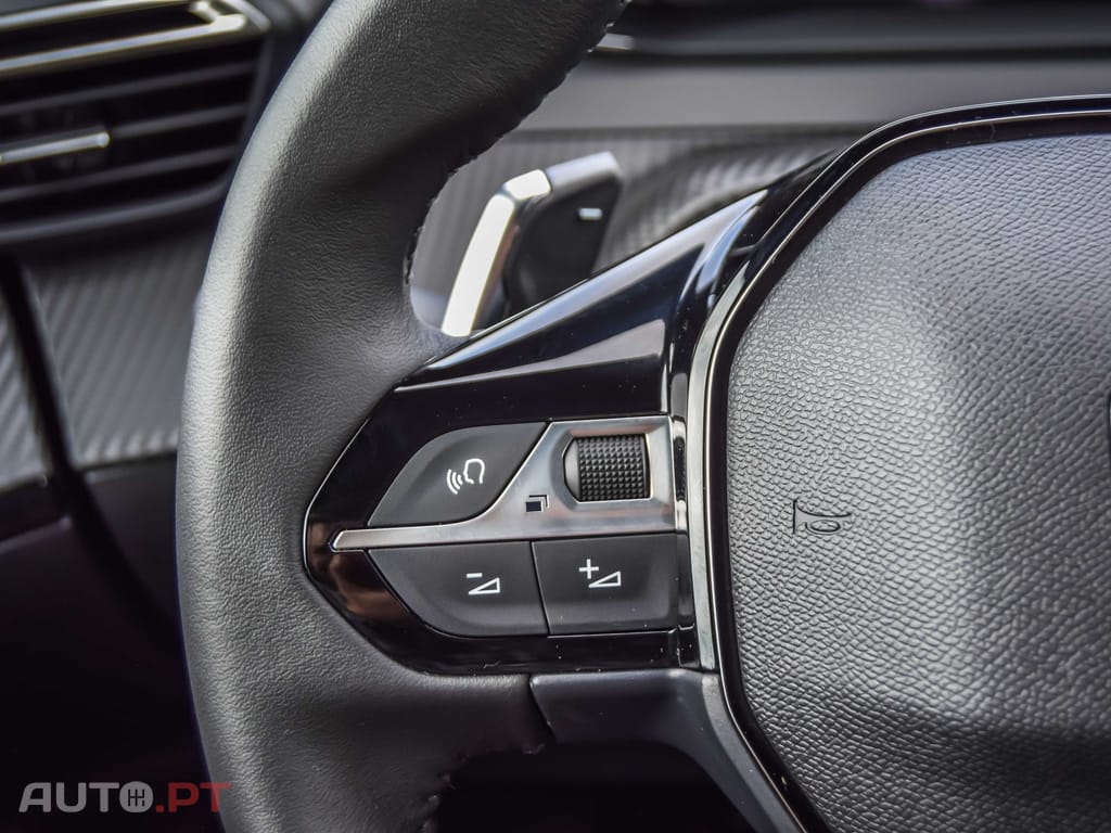 Peugeot 2008 1.2 PureTech Allure EAT8
