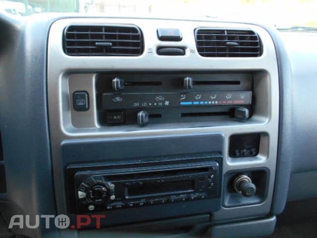 Toyota HiAce 2.5D-4D 9Lugares