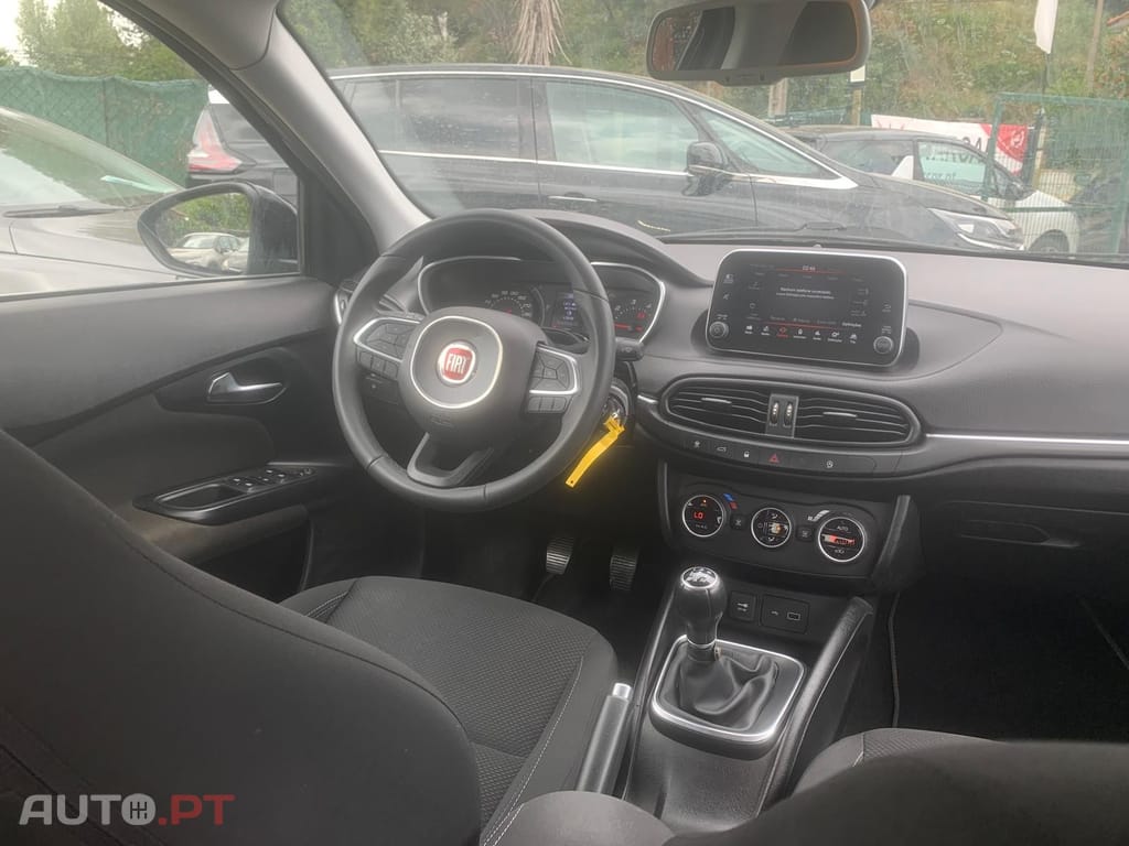 Fiat Tipo SEDAN