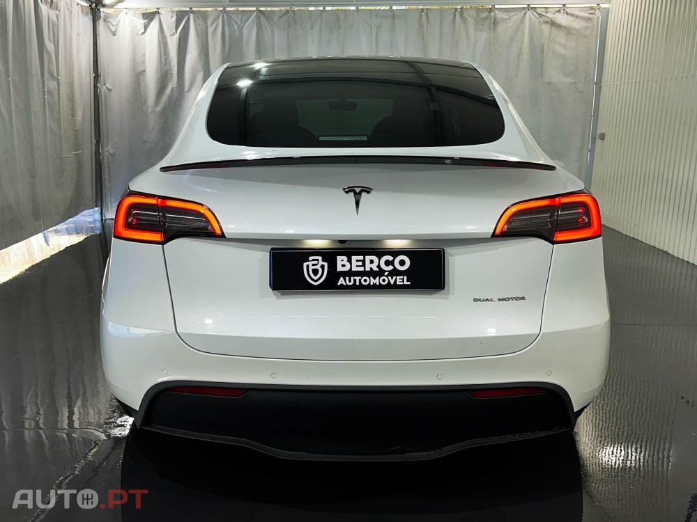 Tesla Model Y Long Range Dual Motor AWD