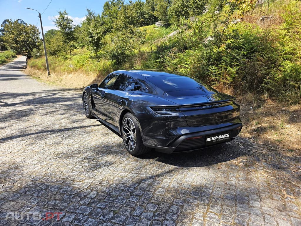 Porsche Taycan bateria Performance Plus