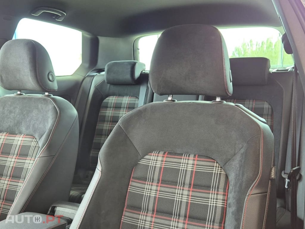 Volkswagen Golf 2.0 TSI GTI