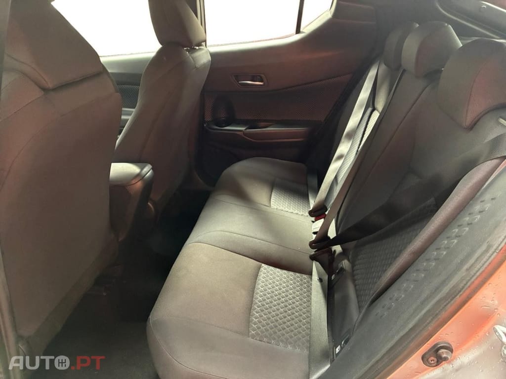 Toyota C-HR 1.8 Hybrid Dynamic Business