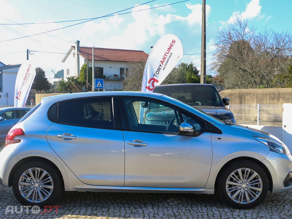 Peugeot 208 1.6 BlueHDi Style