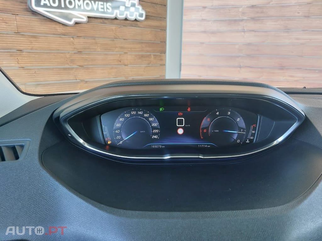 Peugeot 3008 1.5 BlueHDi Allure