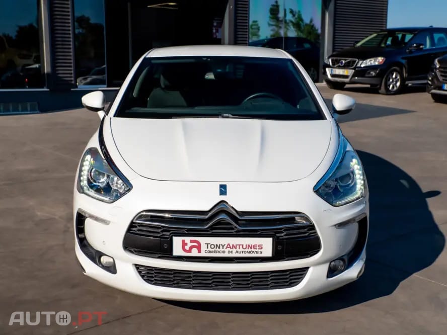 Citroen DS5 2.0 HDi Hy4 So Chic CMP6 102g
