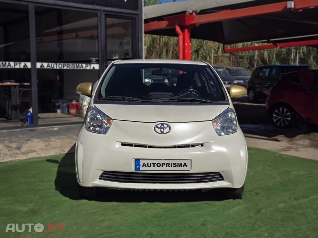 Toyota iQ 1.0 VVT-i