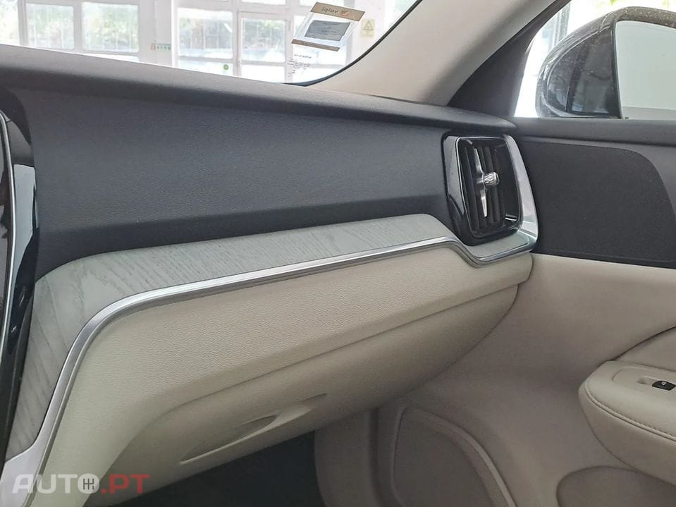 Volvo V60 2.0 B4 Core Auto