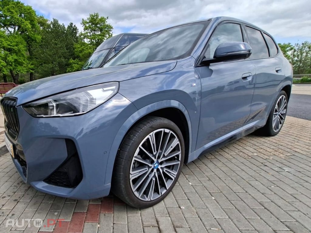 BMW iX1 xDrive30 Pack Desportivo M Pro