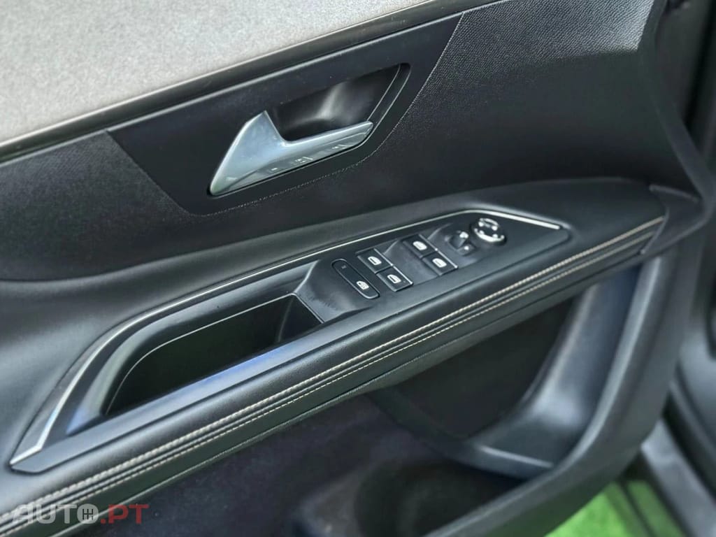 Peugeot 5008 1.5 BlueHDi GT LINE (EAT8)