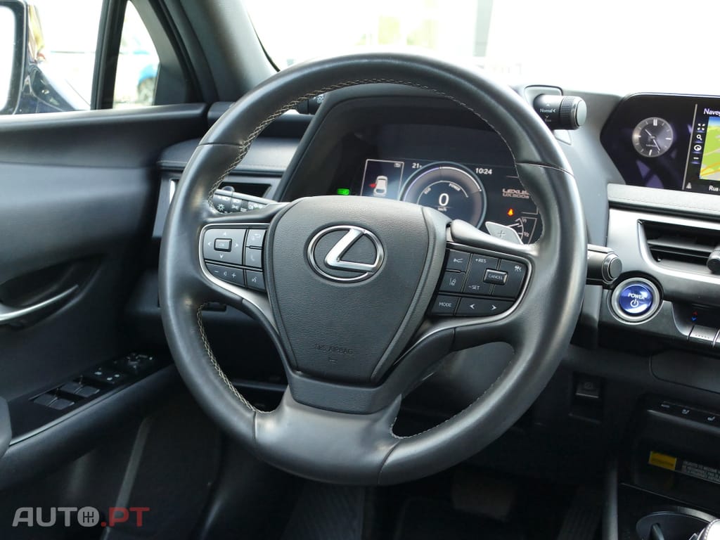 Lexus UX Luxury+TAE+JLL18