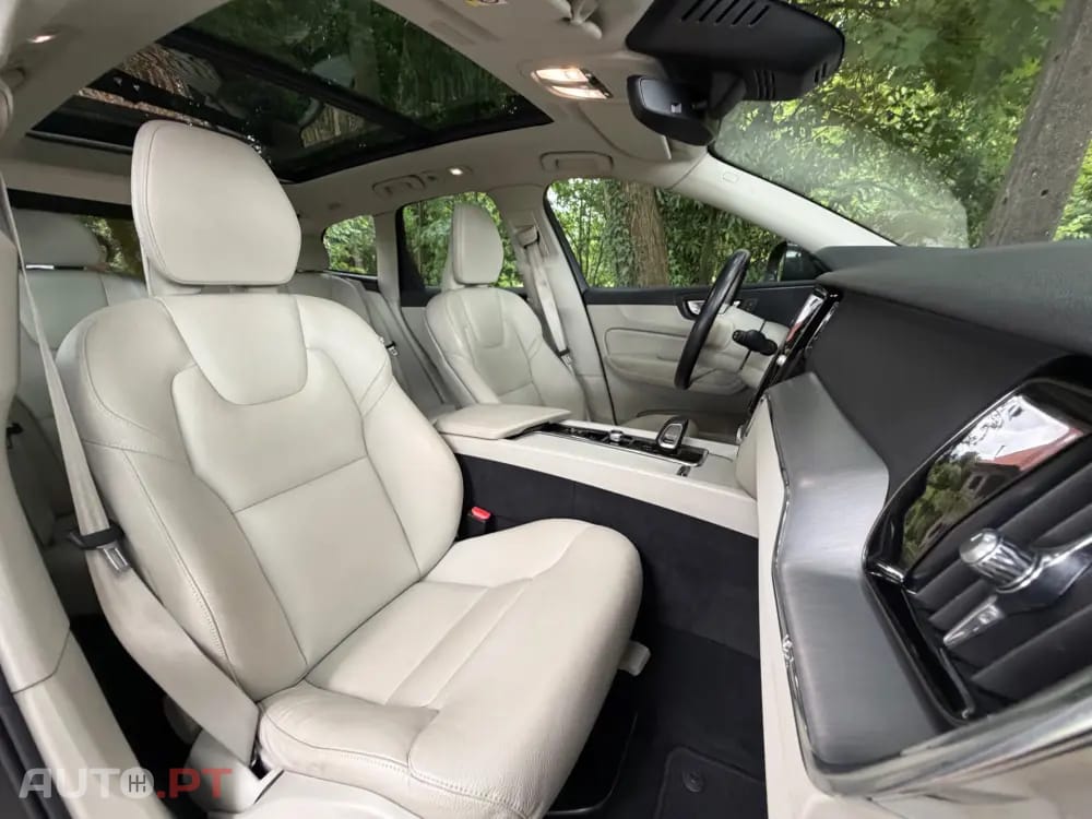Volvo XC60 2.0 T6 PHEV Inscription Expression AWD