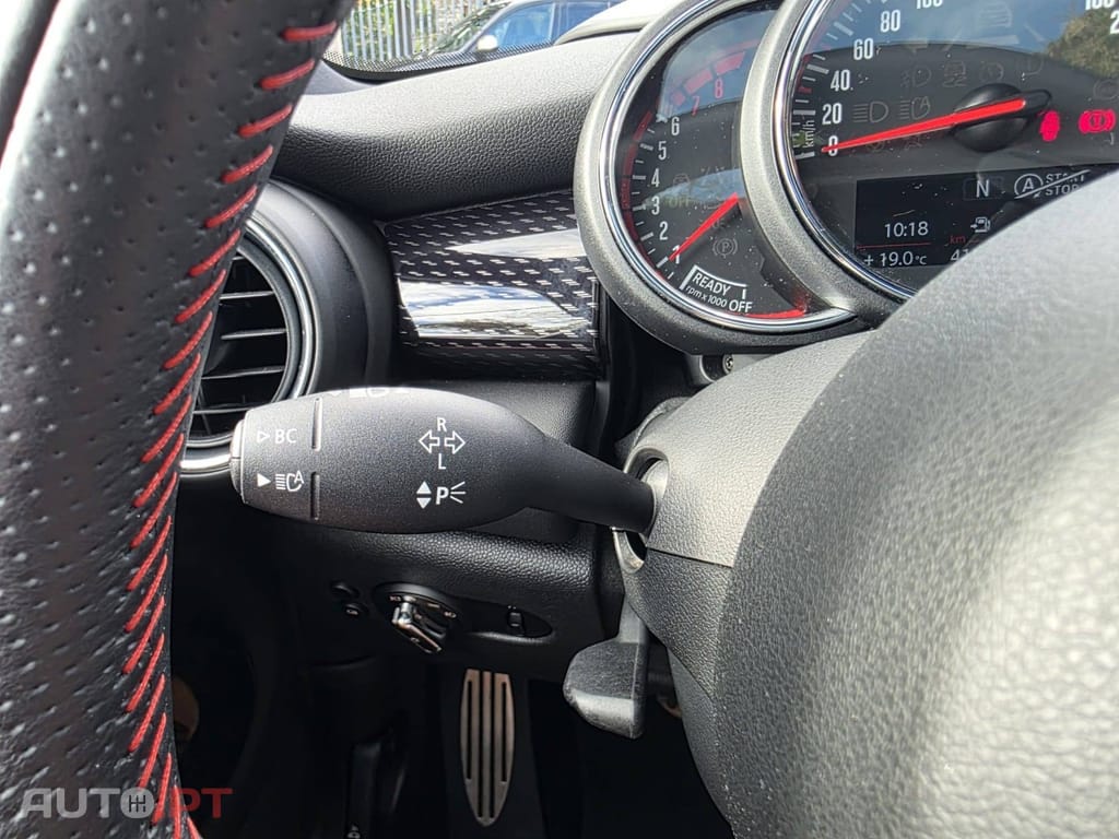 MINI Cooper John Cooper Works Auto Desportiva