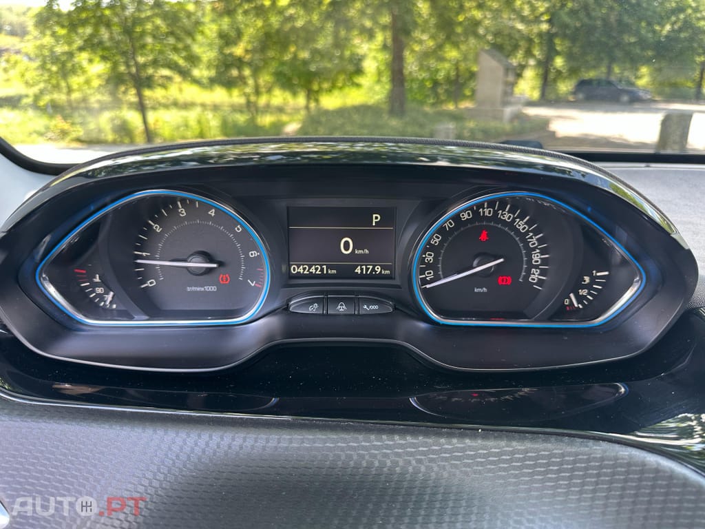 Peugeot 2008 1.2 PureTech Allure EAT6