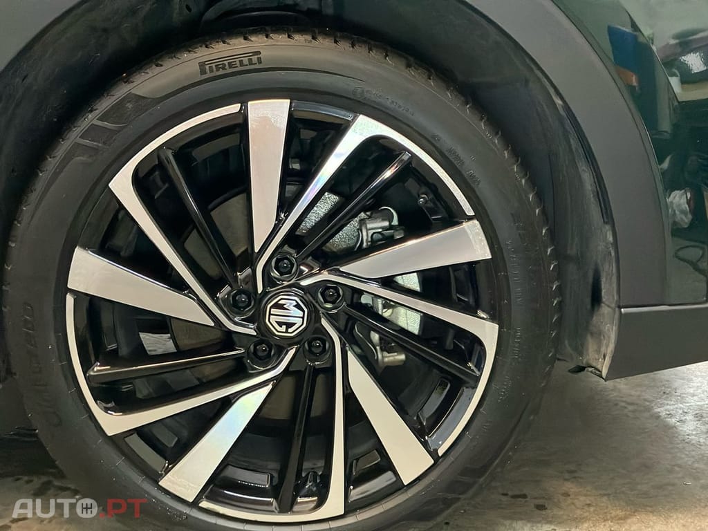 MG ZS 1.5 Hybrid+ Luxury