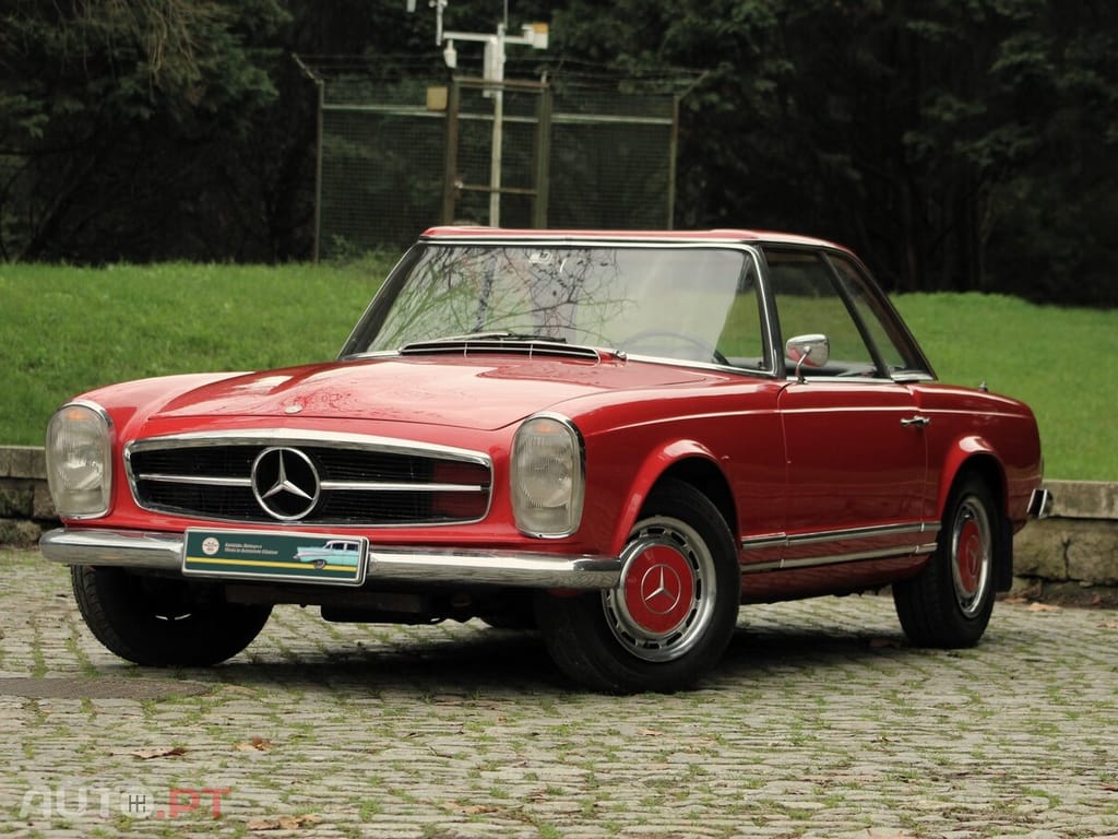 Mercedes-Benz 230 SL