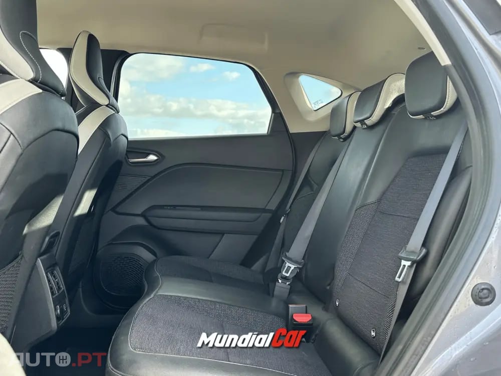 Renault Captur 1.6 Hybrid E-Tech Intens
