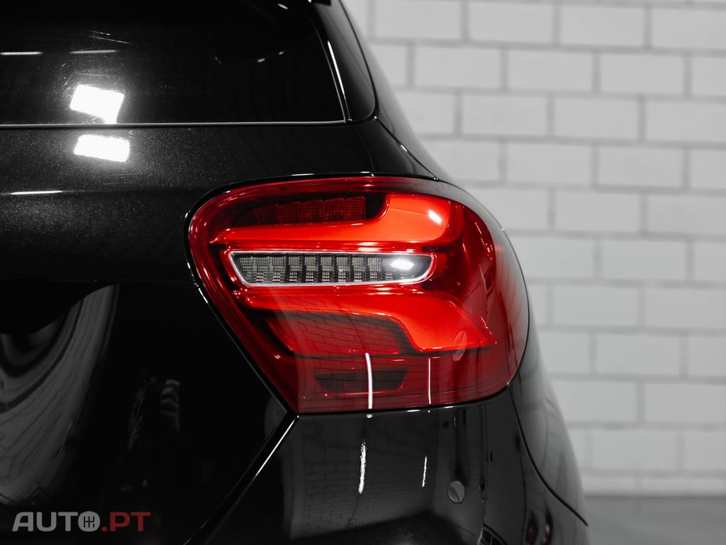 Mercedes-Benz A 45 AMG 4Matic Speedshift 7G-DCT