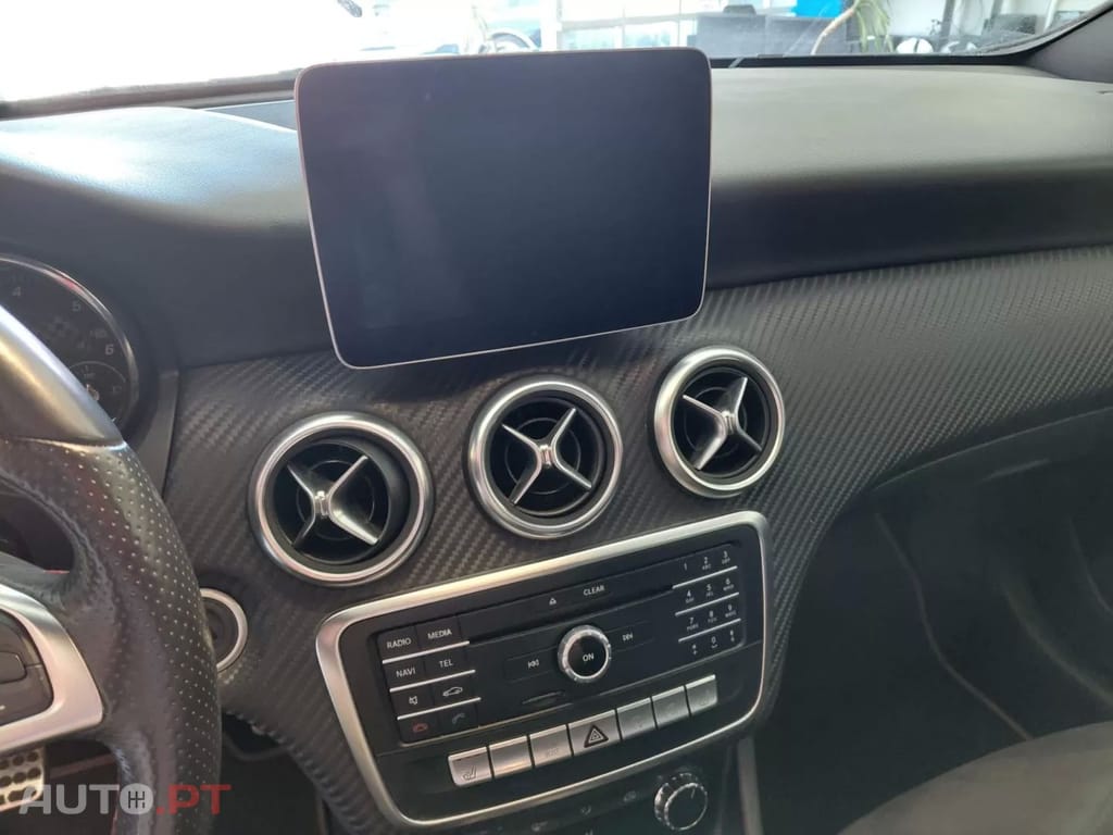 Mercedes-Benz A 180 d AMG Line