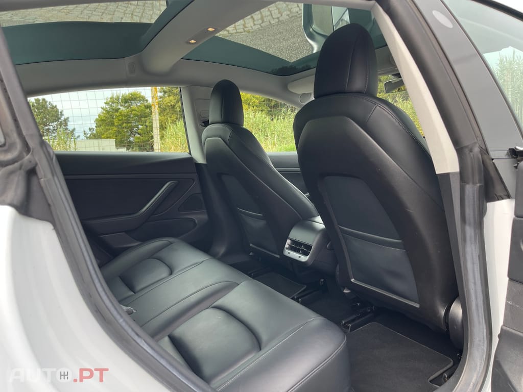 Tesla Model 3 Tração Traseira