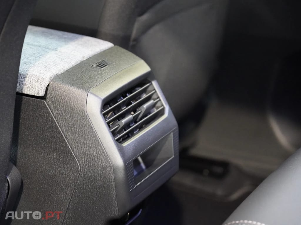 Peugeot 3008 1.2 Hybrid Allure e-DCS6