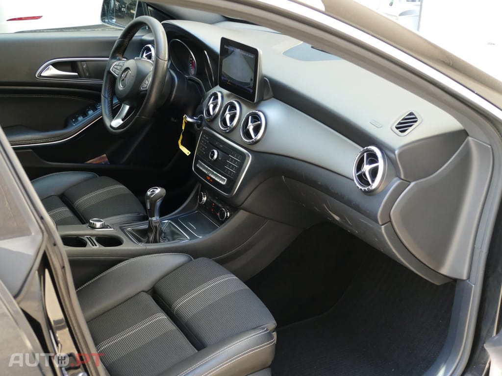 Mercedes-Benz CLA 180 d Shooting Brake Urban