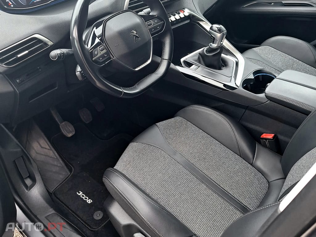 Peugeot 3008 1.5 BlueHDi Allure