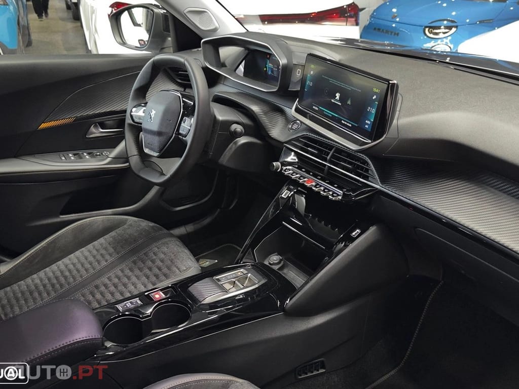 Peugeot E-2008 50 kWh Allure Pack