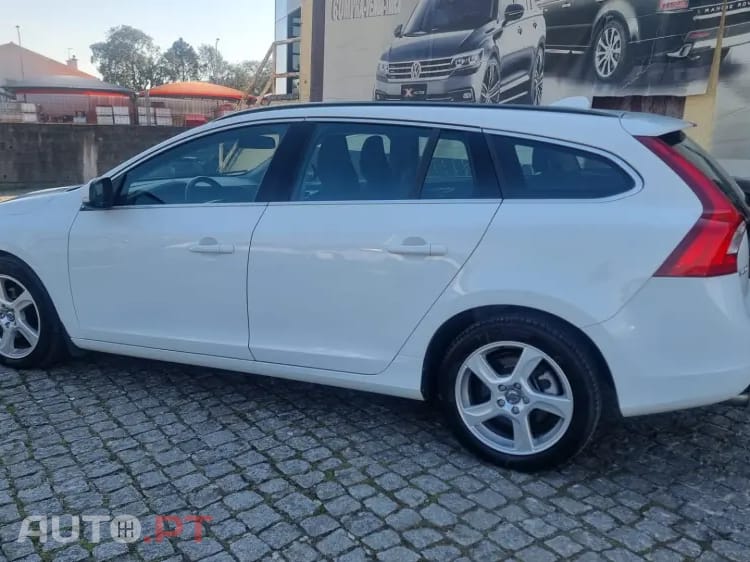 Volvo V60 1.6 D2 Momentum Eco