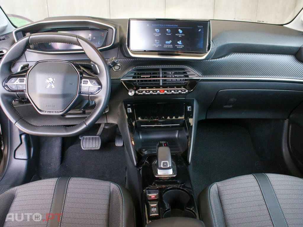 Peugeot 208 1.2 PureTech Allure EAT8