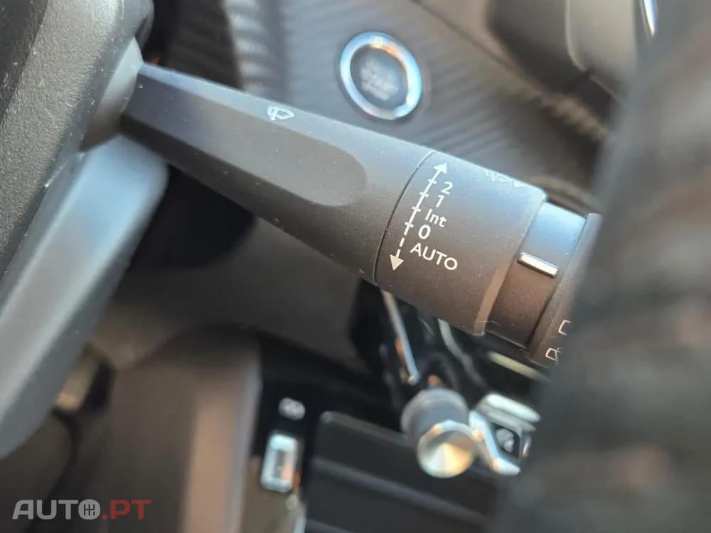 Peugeot E-208 50 kWh Allure ( COMERCIAL )