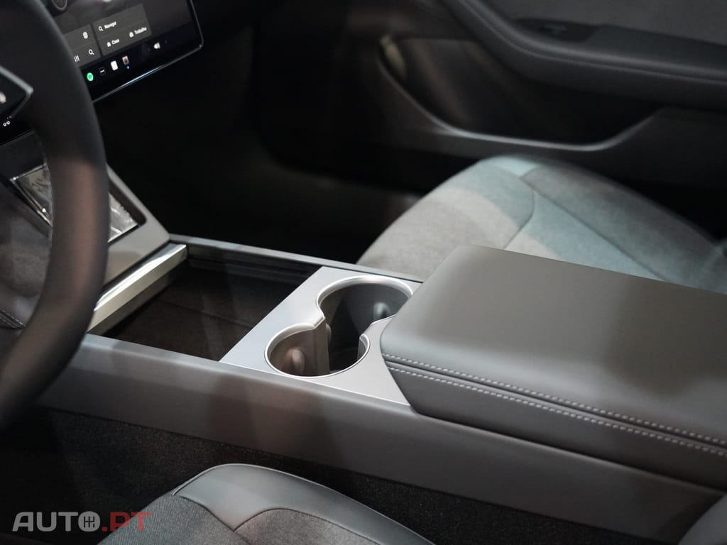 Tesla Model 3 Tração Traseira