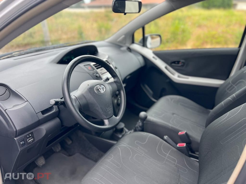 Toyota Yaris 1.0 VVT-i AC