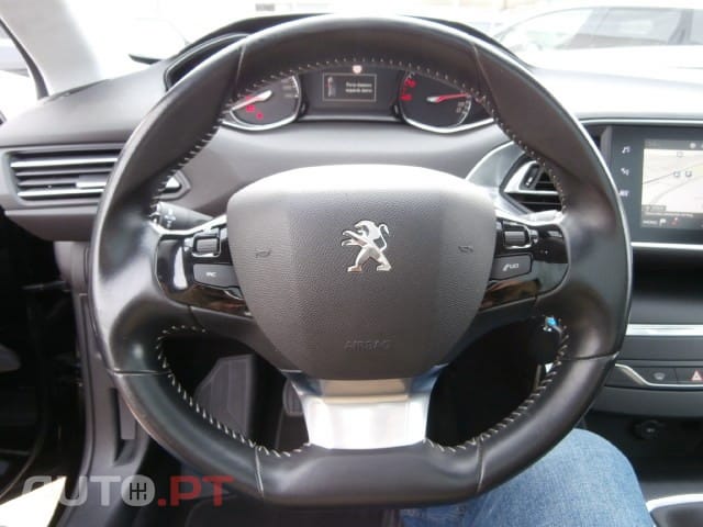 Peugeot 308 BlueHDi 130 Black Edition