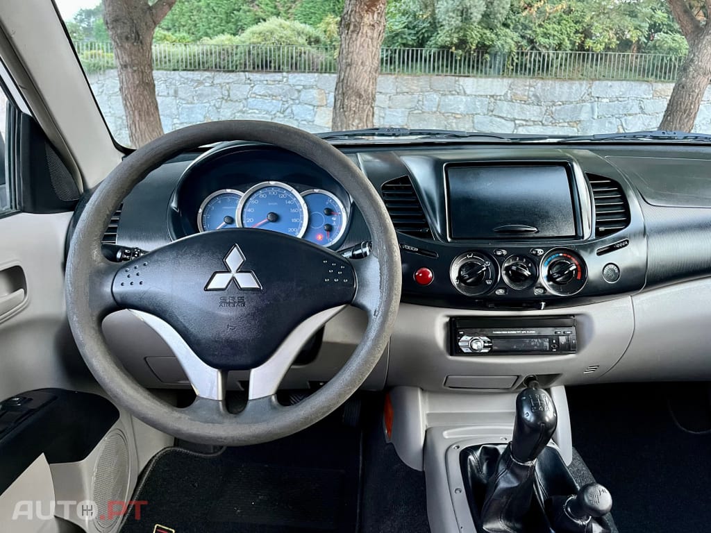 Mitsubishi L200 DI-D  4x4