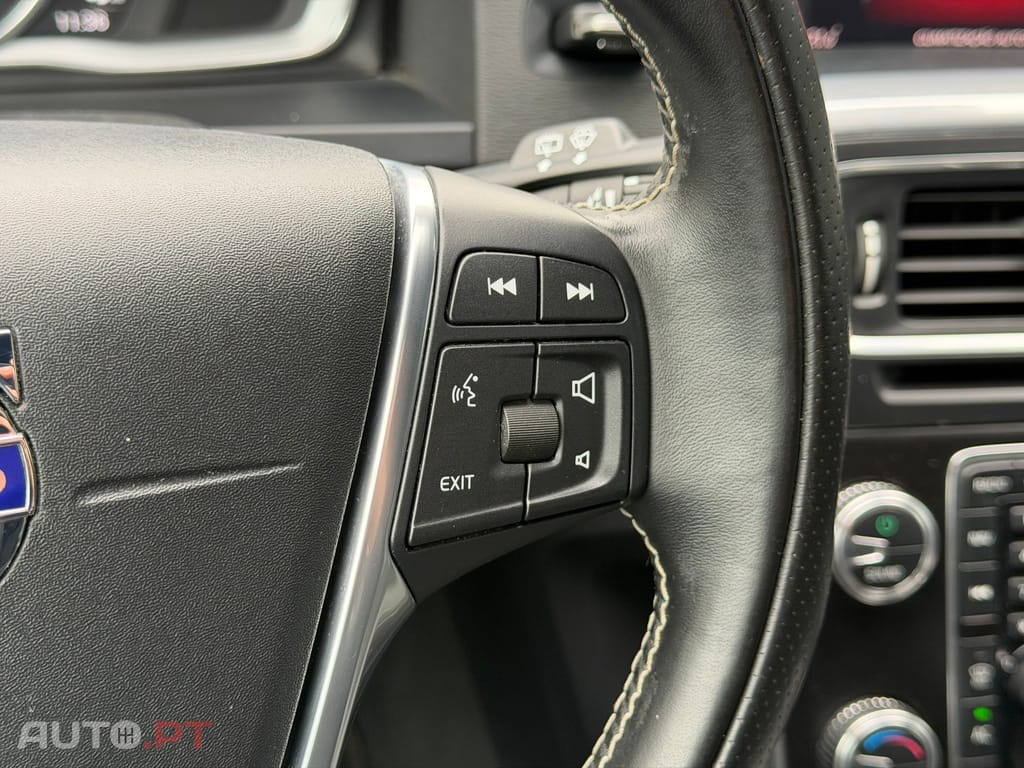 Volvo V60 2.0 D2 R-Design