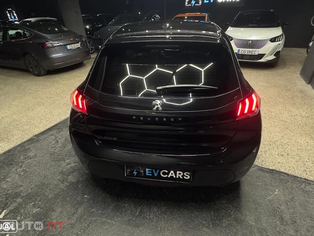 Peugeot E-208 50 kWh Allure Pack