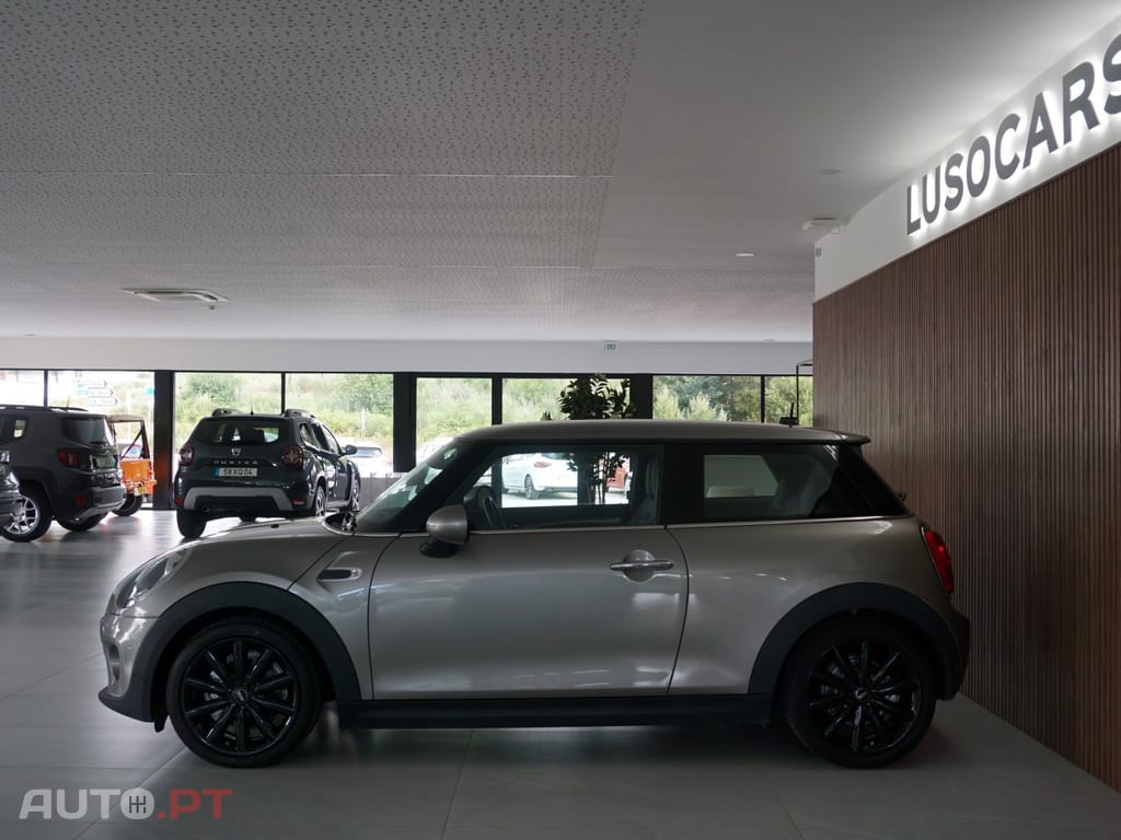 MINI Cooper One Blackyard