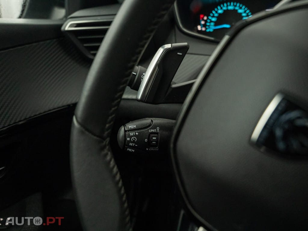 Peugeot 208 1.2 Hybrid SE Style e-DCS6
