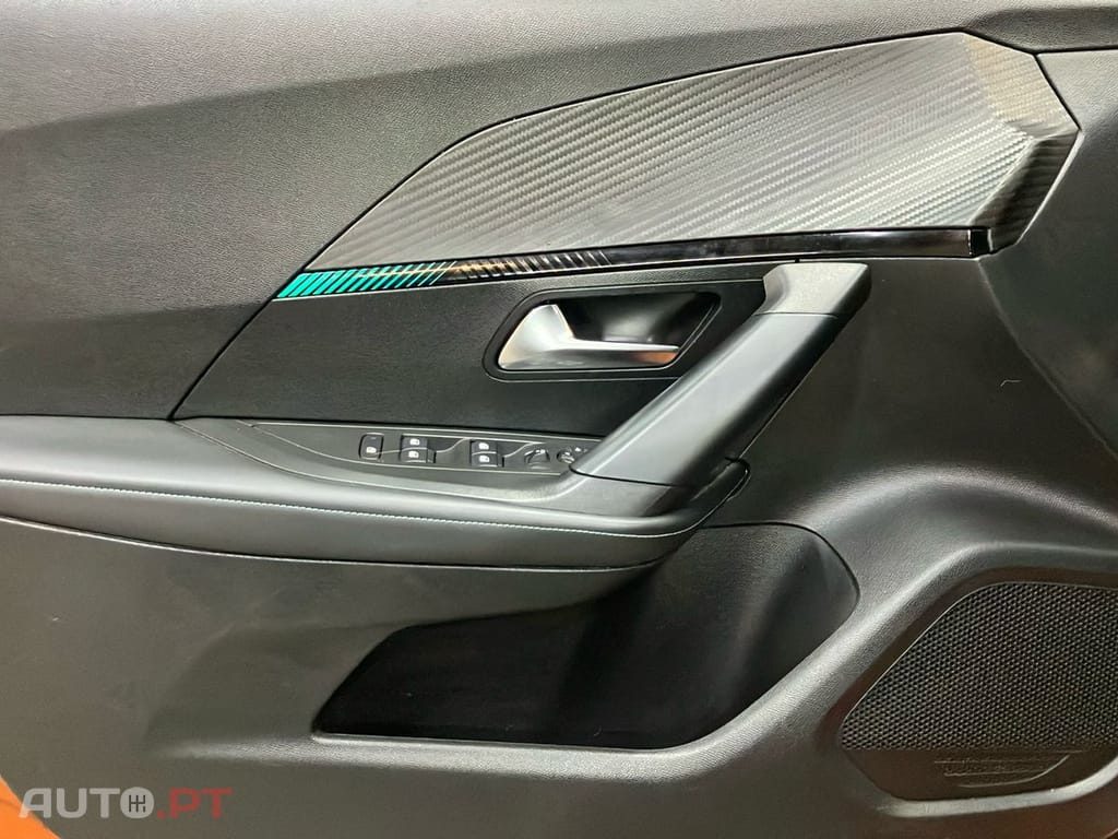Peugeot E-2008 50 kWh Allure