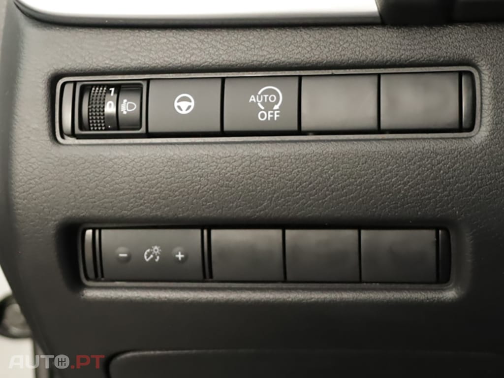 Nissan Qashqai Qashqai 1.3 DIG-T N-Connecta LED Xtronic