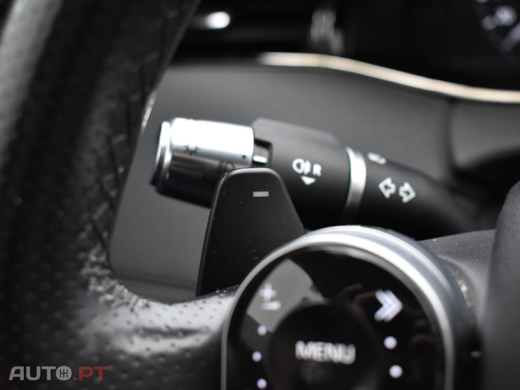 Land Rover Evoque 1.5 P300e AWD R-Dynamic SE Auto