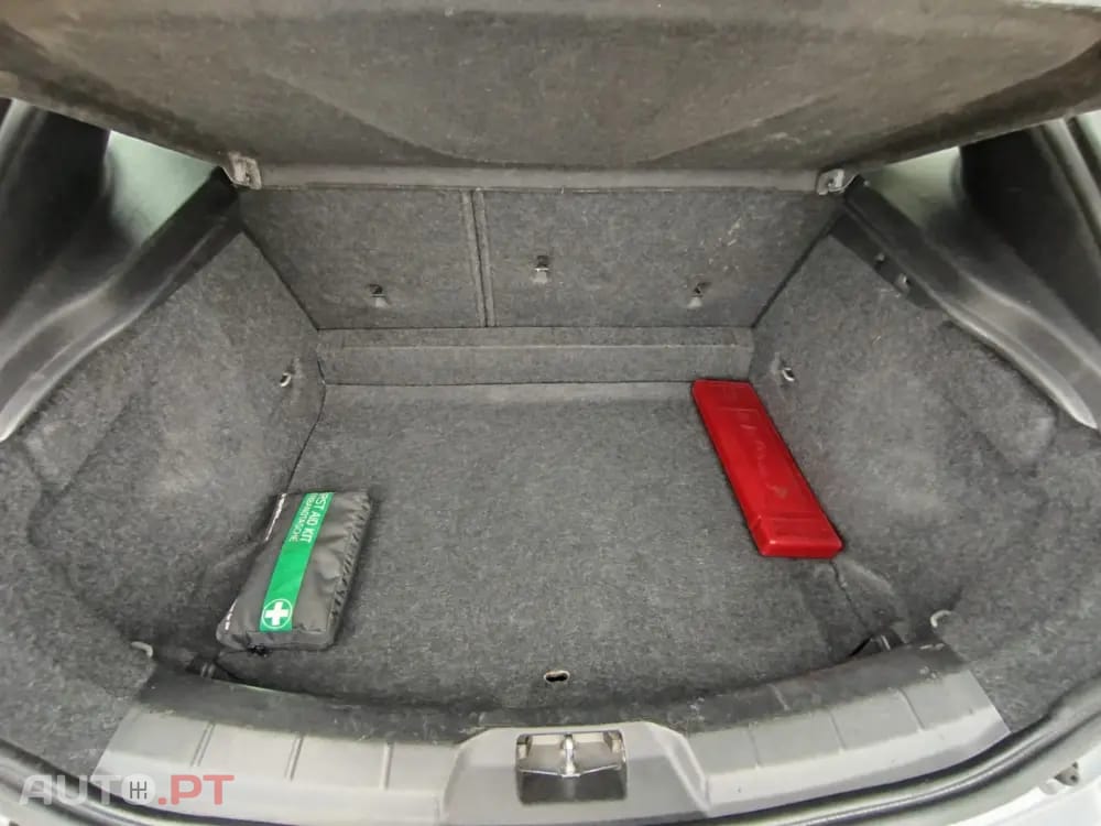 Volvo V40 2.0 D4 R-Design Summum
