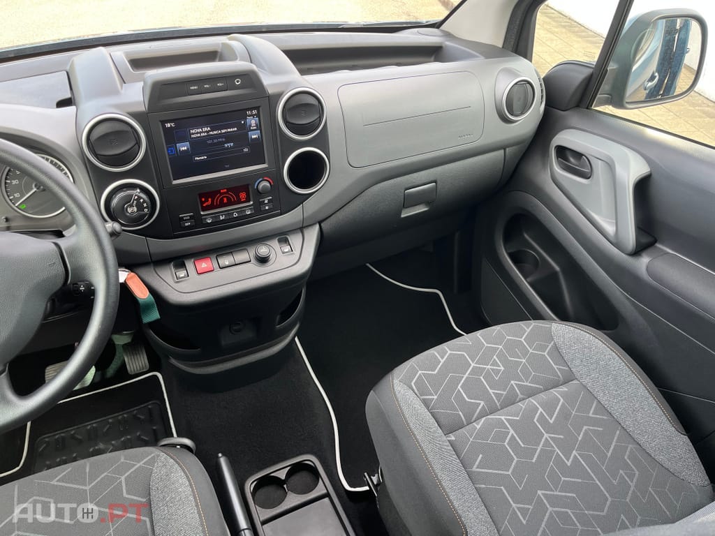 Peugeot E-Partner 50 kWh Premium Standard