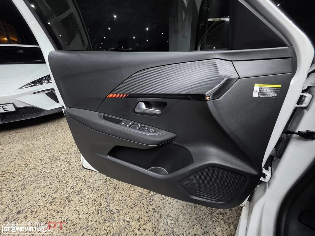 Peugeot E-208 50 kWh Allure Pack