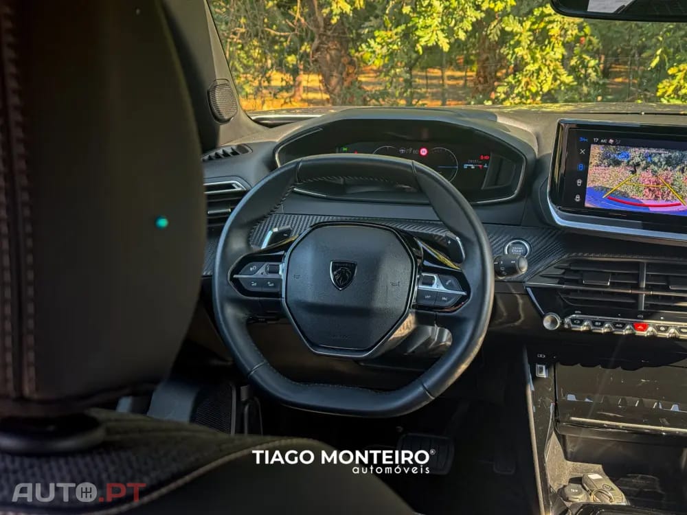 Peugeot 2008 1.2 Hybrid Allure e-DCS6