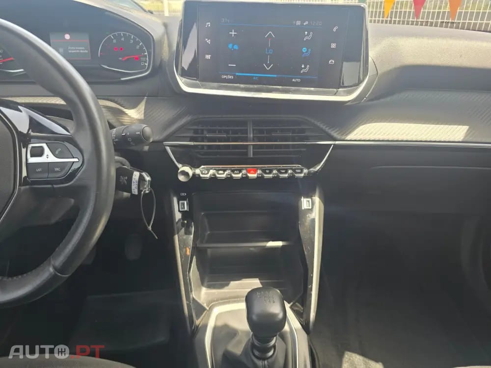 Peugeot 2008 Benzin 100 Allure