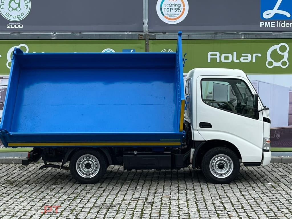 Toyota Dyna 3.0  - 144 CV  BASCULA TRIBASCULANTE