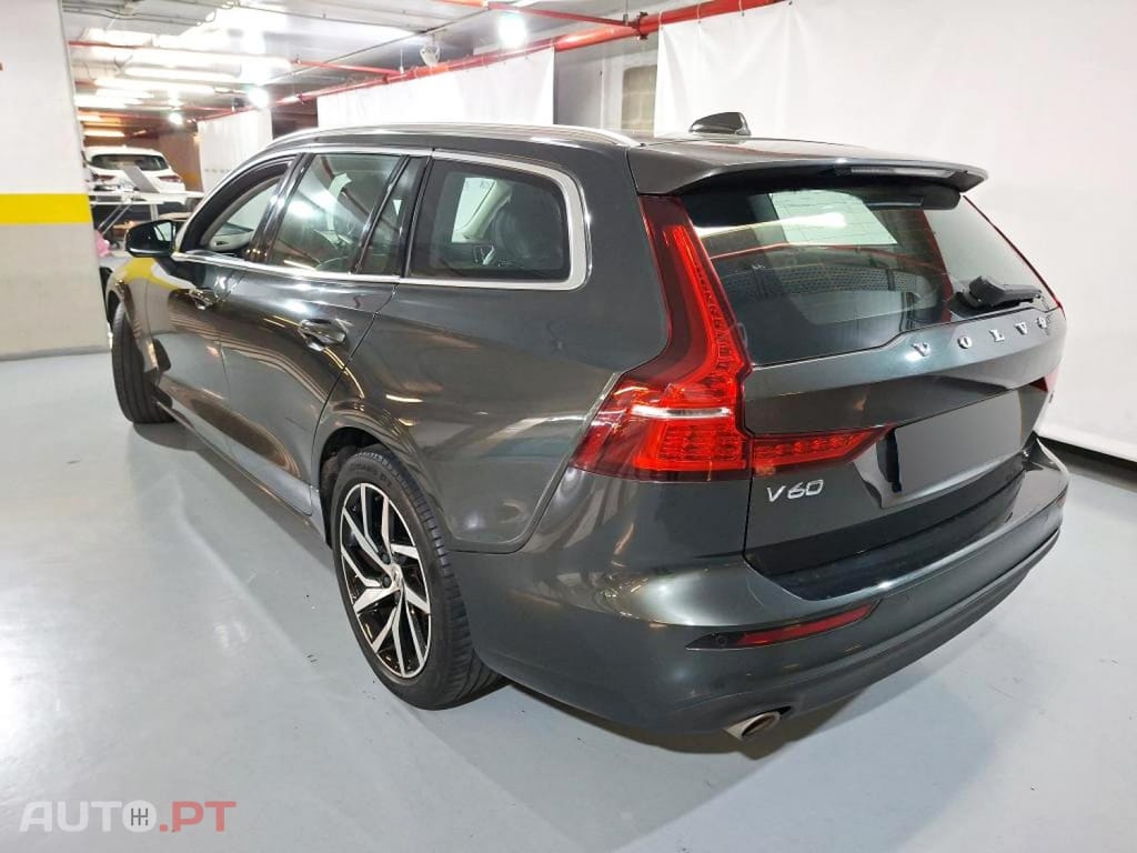 Volvo V60 2.0 T4 Momentum Plus