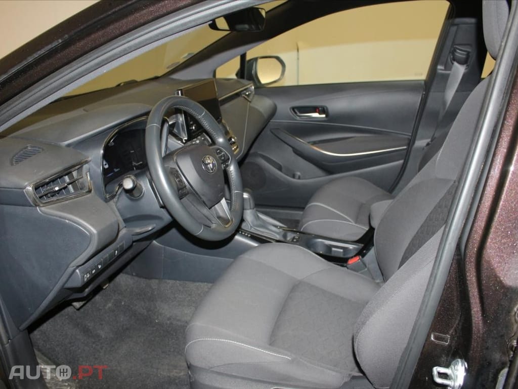 Toyota Corolla Touring Sports 2.0 Hybrid Dynamic Business